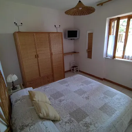 Casa Vacanze Lettoelatte Forio D'ischia בית הארחה *