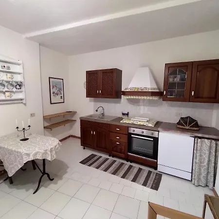 Casa Vacanze Lettoelatte Forio D'ischia * איסקיה